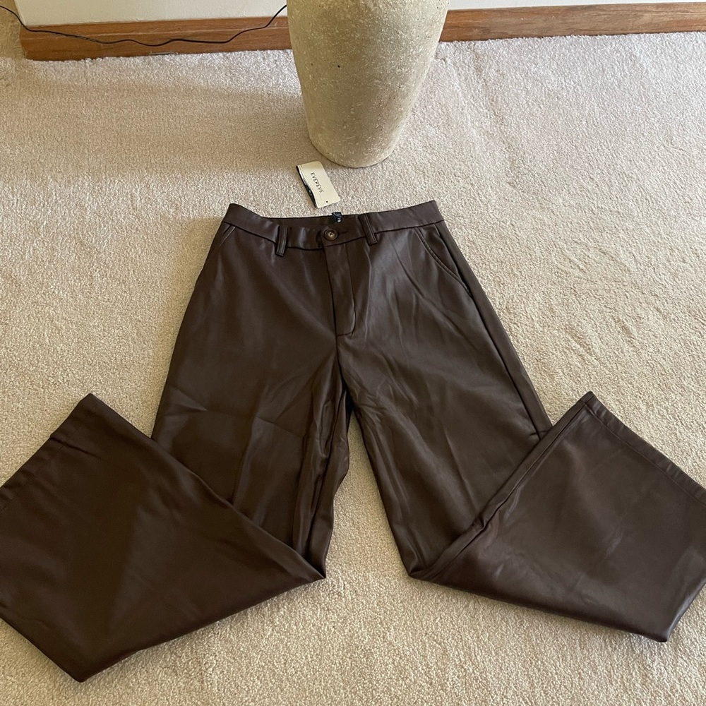 NWT Kut from the Kloth Aubrielle Faux Leather Wide Leg Trouser
